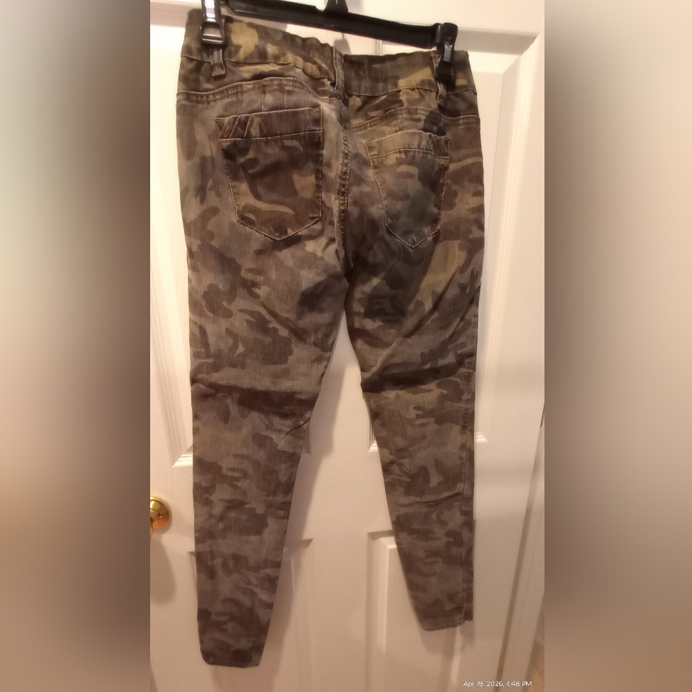 VIP Jeans - Picture 3 of 3